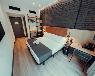 Hotel Transit - Barcelona - Bedroom