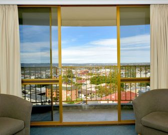 Atlantic Tower Motor Inn - Glenelg - Balcony