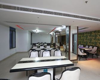 Hotel O River Bay Resort - Roychak - Front desk