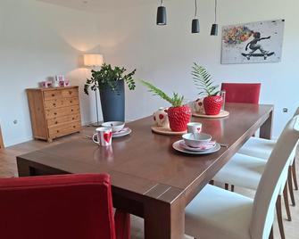 Ferienwohnung bei Tanja und Marcus - Sankt Georgen im Schwarzwald - Dining room