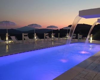 Tenuta Vallina - Golfo di Policastro - Tortorella - Piscina