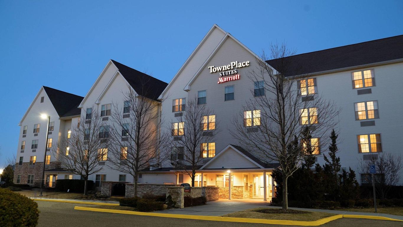 TownePlace Suites by Marriott Republic Airport Long Island