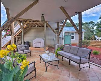 Country-Chic Studio with Pool and Stable Access! - Waxhaw - Patio