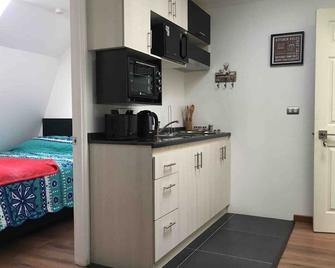 Departamentos comodos y hermosos full equipados con baño y cocina privados - Santiago - Cuisine