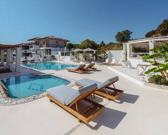 Ampelia Hotel Kassandra - Chaniotis - Pool