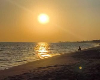 Beachfront luxury 4-bedroom house with AC in charming Sonsonate Beach - Sonsonate - Playa