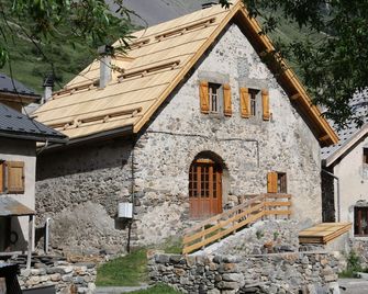 Le Monetier Les Bains: House / Villa - Monetier Les Bains - Le Monêtier-les-Bains - Gebäude