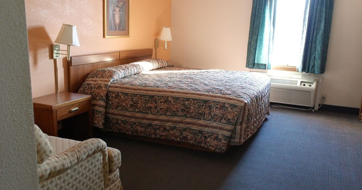 State Line Inn from $57. Hagerstown Hotel Deals & Reviews - KAYAK