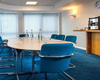 Holiday Inn Express Hemel Hempstead By IHG - המל המפסטד - חדר ישיבות