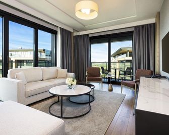 Mövenpick Living Istanbul Camlivadi - Istanbul - Bedroom