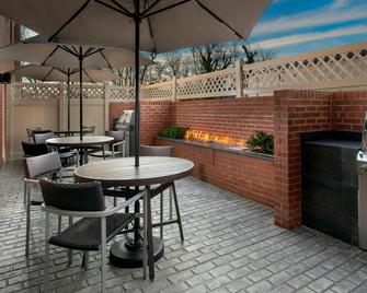 TownePlace Suites by Marriott College Park - College Park - Innenhof