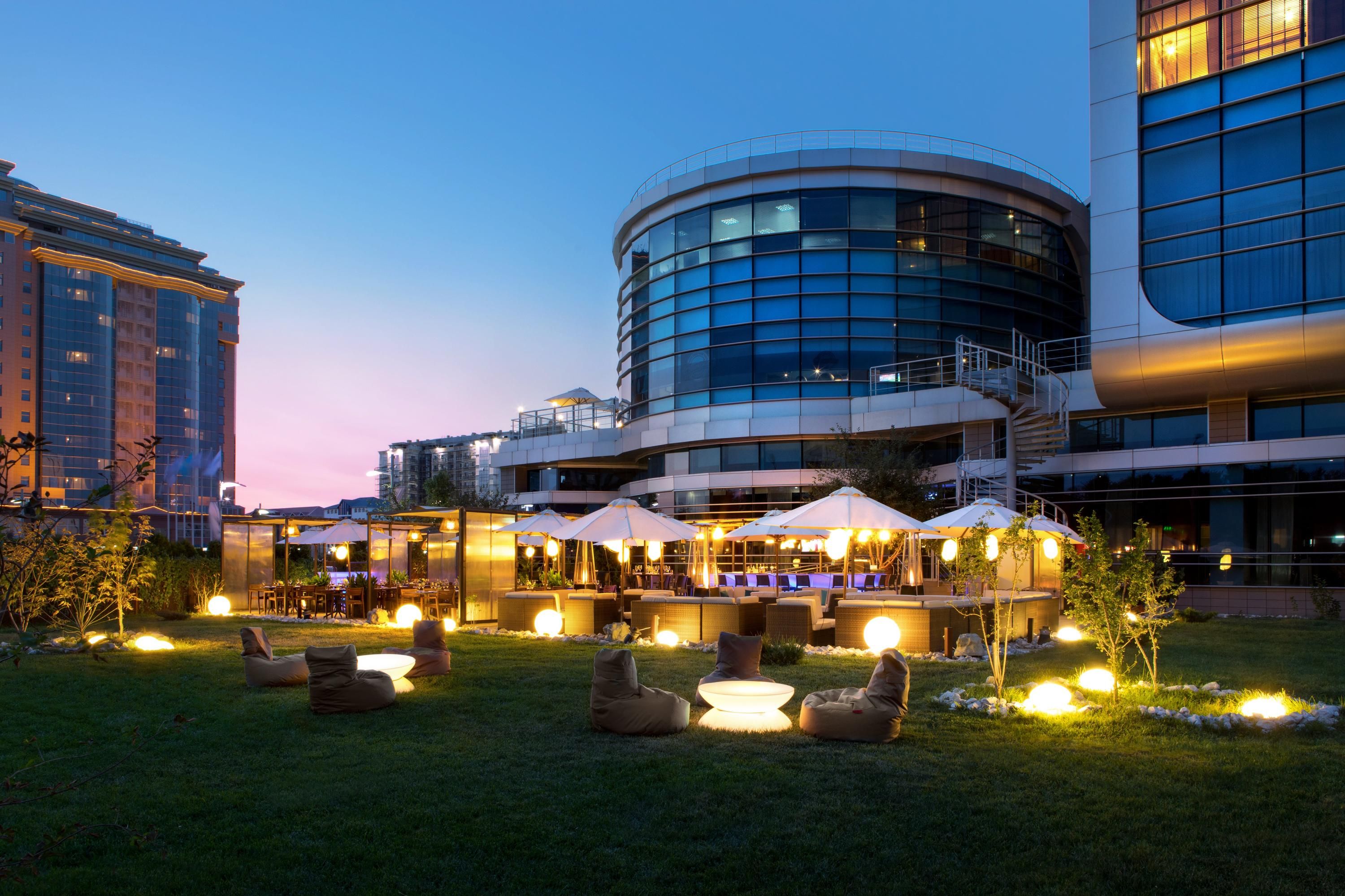 Renaissance by Crystall - Atyrau - Building