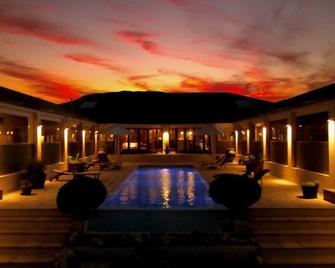 Kapensis Guesthouse (Pty) Ltd - Pringle Bay - Bazén