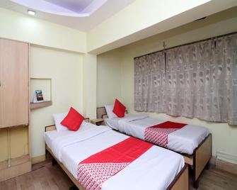 OYO Hotel Amrita - Āsansol - Bedroom