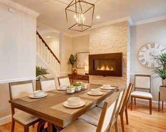 Heart of Old Town Alexandria|Historic|1700ft² - אלכסנדריה - חדר אוכל