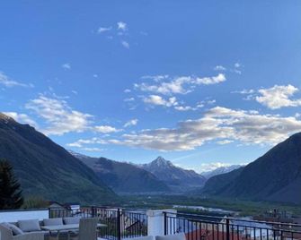 Mood Hotel Kazbegi - Stepantsminda - Balcony