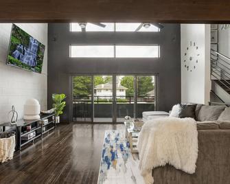 Condo w/ Downtown Views - Tulsa