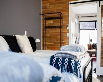 Stunning Suburban Suite With Kitchenette - Baker City