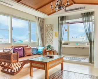 Shen's Village Hotel Bali - Hengchun Township - Sala de estar
