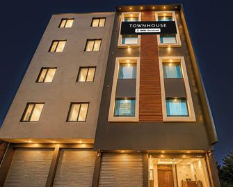 Townhouse Punjabi University - Patiāla - Building