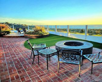 Ocean View 4 Bedroom Home with Private, Heated Pool & Jacuzzi with Firepit & BBQ - San Juan Capistrano - Varanda