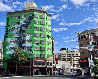 Hualien Wow Hostel - Hualien City - Building