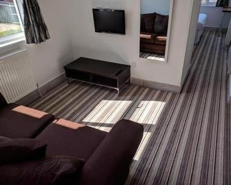 Mayfair Hotel - Shanklin - Living room