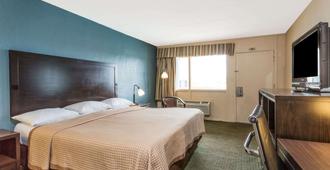 Travelodge by Wyndham Virginia Beach - Virginia Beach - Bedroom
