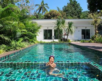 Whalecome Aonang Resort - Ao Nang - Pileta