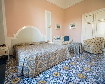 Villa Parisi Grand Hotel - Rosignano Marittimo - Ložnice