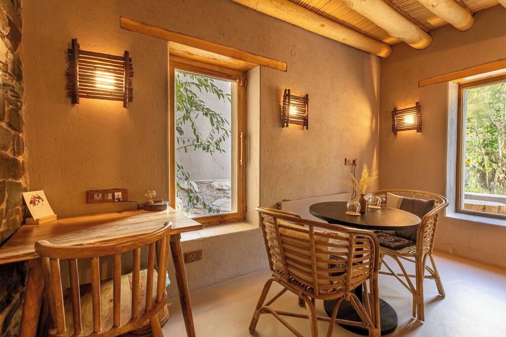 دولكار لاداك - ليه - غرفة طعام