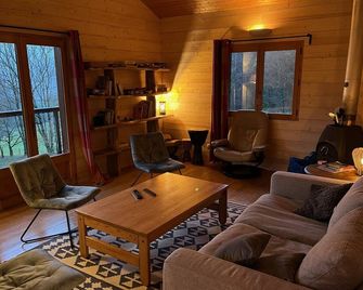 Chalet Grande Terrasse Belle Vue Nature, Sauna, Terrain Pétanque - Mieussy - Salon