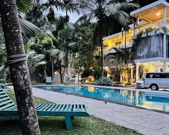 Heavens Holiday Resort - Kandy - Pool