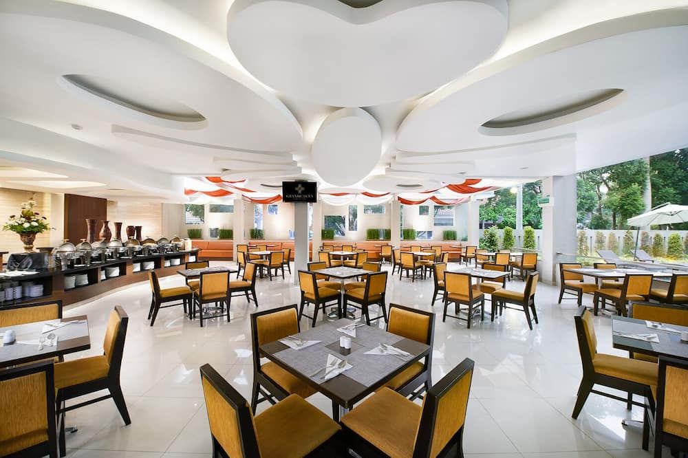 Grand Cakra Hotel - מאלאנג - מסעדה
