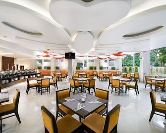Grand Cakra Hotel - Malang - Restaurant