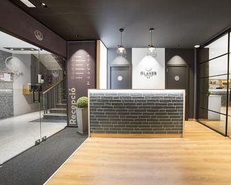 Glaner Hotel Cafe - Andorra la Vella - Front desk