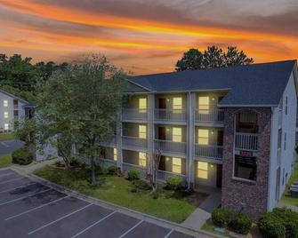Cb 969-104 Chick Retreat With Fayetteville Charm - Fort Bragg - Building