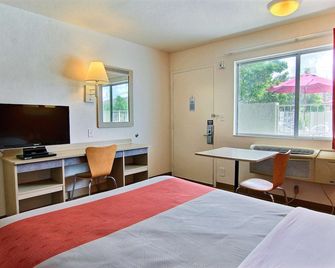 Motel 6 Kingsville Tx - Kingsville - Ložnice