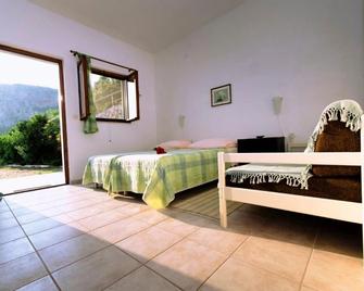 Ivo - With Pool - A1 - Tučepi - Slaapkamer