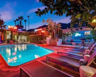 Desert Zen; Unit D - Palm Springs - Pool