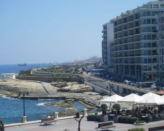 Hotel Roma - Sliema - Θέα στην ύπαιθρο