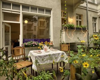 بنسيون فريدريخ فلهلم - برلين - شرفة مرصوفة