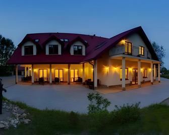 Lesny Dworek - Cisów - Budynek