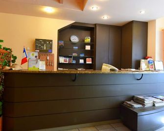Logis Hôtel Saint Jacques - Valence - Front desk