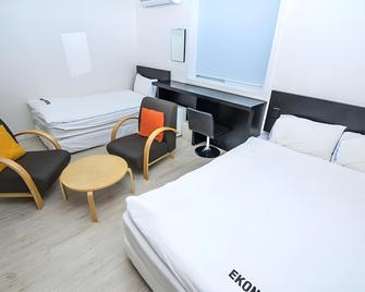 Coin Hotel Yeosu - Yeosu - Habitación