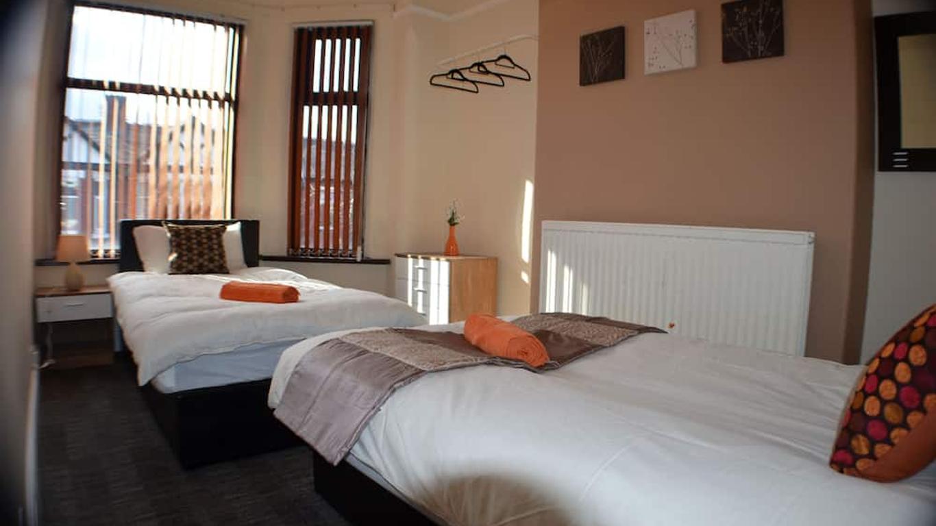 بيرش فيلدز جيست هاوس