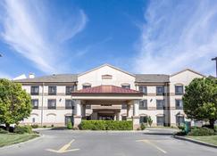 Quality Inn & Suites - Guymon - Building