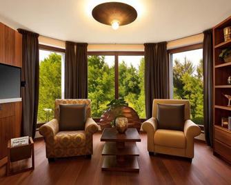 Wellness & Spa Boutique Hotel Villa Memories - Fryšták - Sala de estar