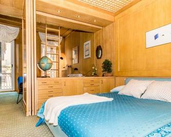 JOIVY Charming Apt with Terrace in the very heart of Milan - Milan - Bedroom