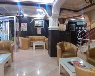 ميفلانا أوتل - قونية - ردهة